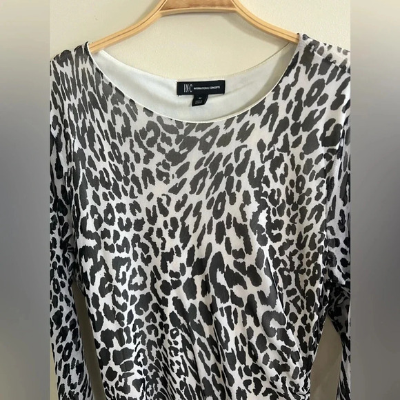INC White and Black Leopard Long Sleeve Dress Ruched Sides Sexy Animal Comfy - Picture 7 of 10